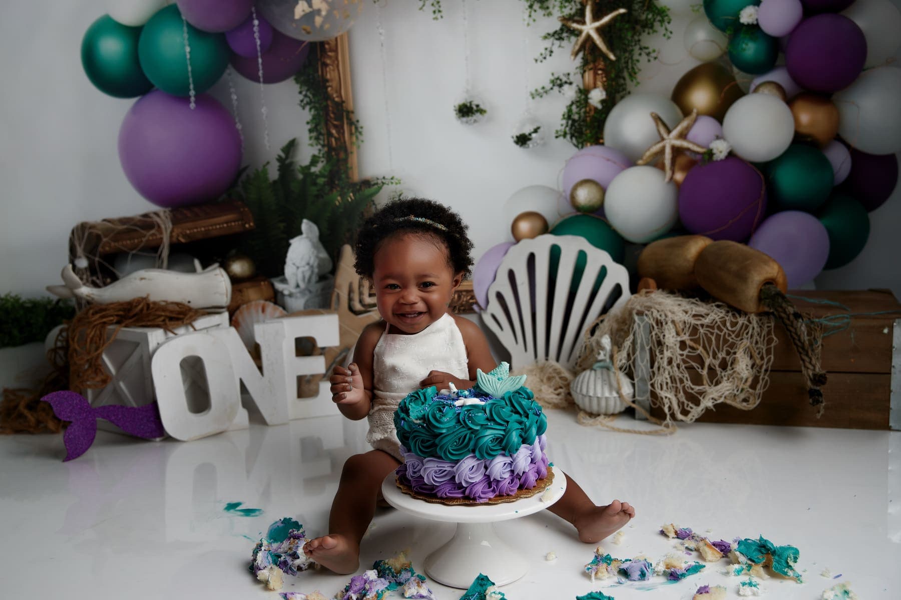 Cake smash photography in Lodi, CA by Jesica Allen Photography