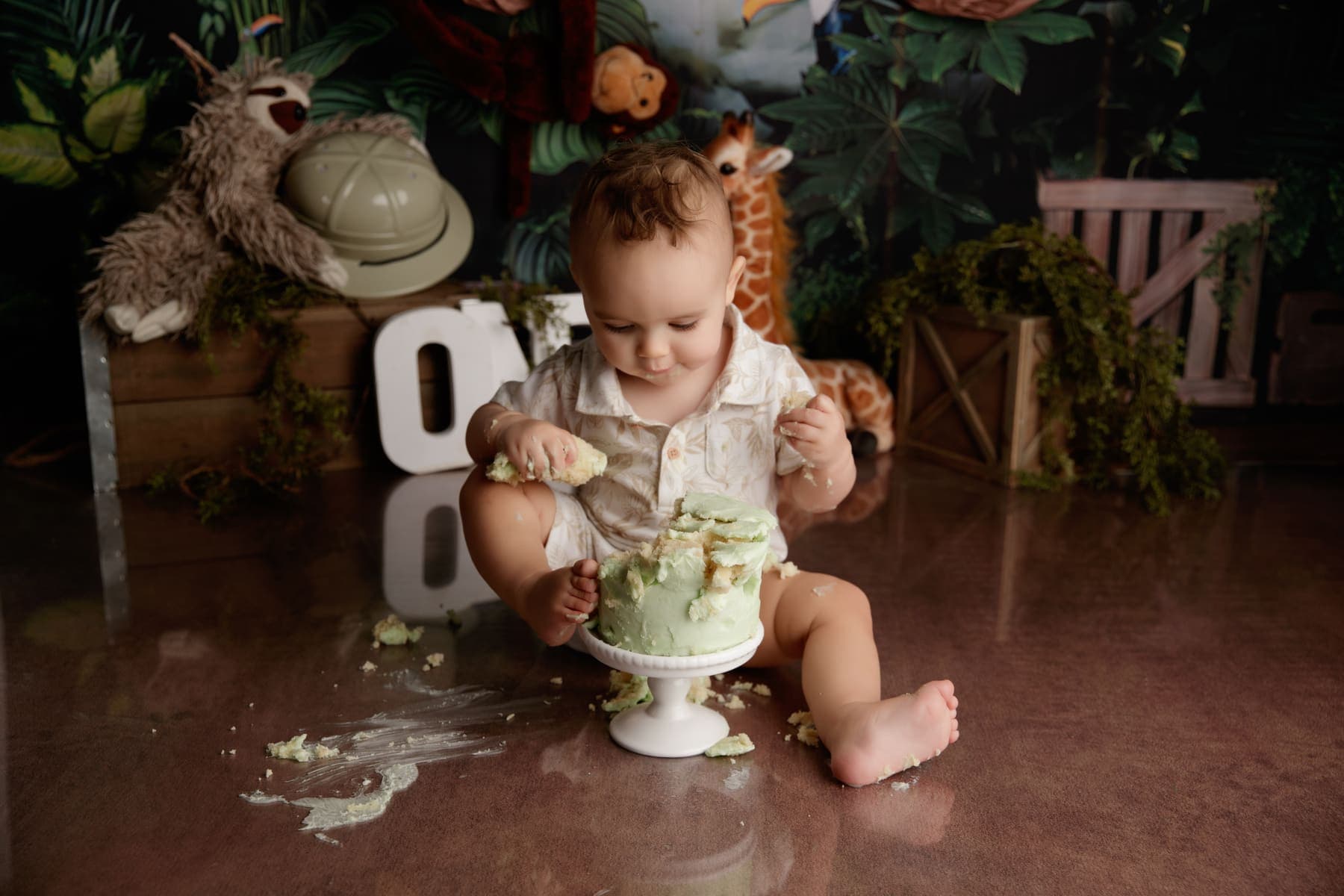 Cake smash photography in Lodi, CA by Jesica Allen Photography
