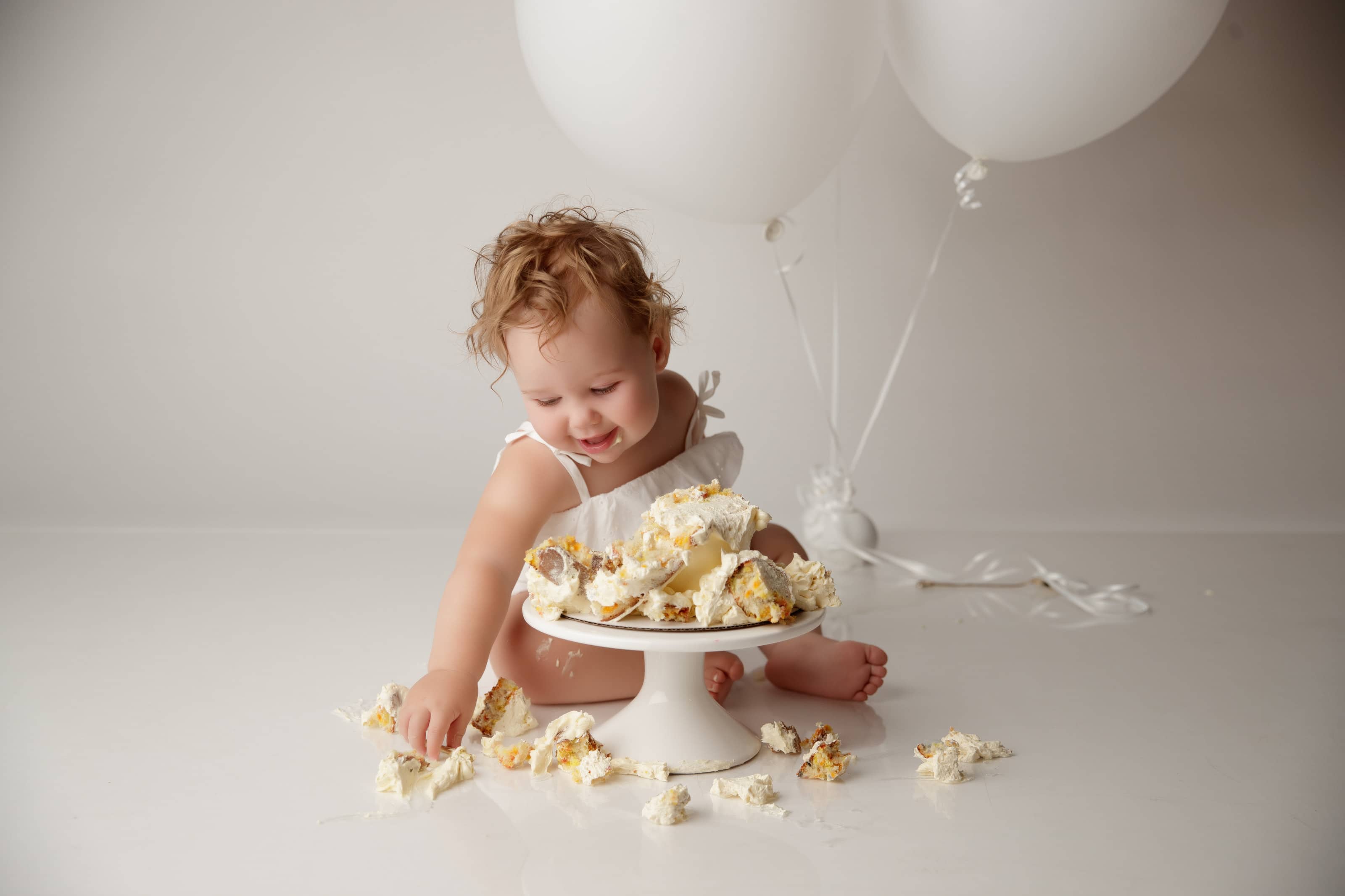 Cake Smash photography in Lodi, CA by Jesica Allen